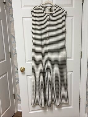 entro Sleeveless Black & White Striped Wide-Leg Jumpsuit with pockets Large
